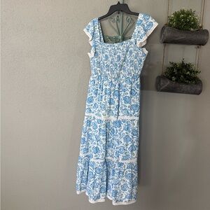 Sail to Sable Floral Blue and White Dress size M